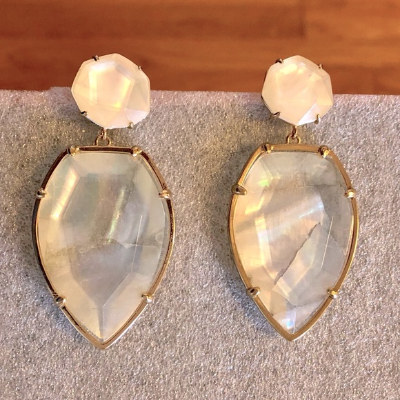 Designer Inspired Fashion Earrings Gold/MOP - Picture 1 of 11